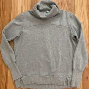 ALO TURTLENECK SWEATSHIRT